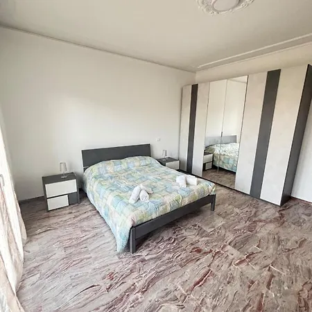 Izz1 - Motor&food Valley *